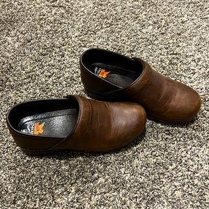 Dansko Leather Brown XP Clogs Women’s 38